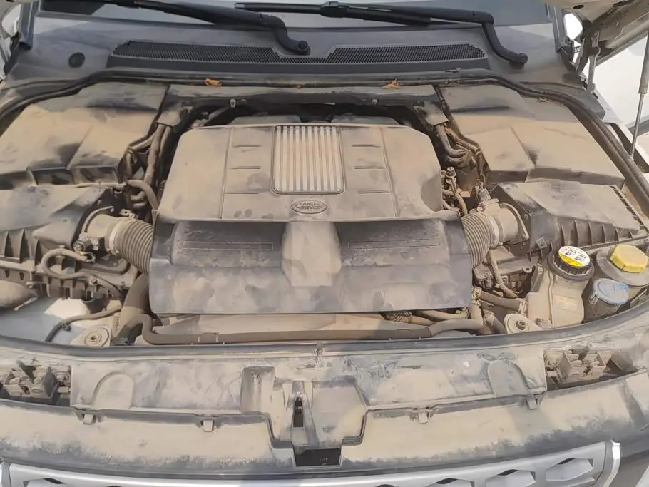 Land Rover Discovery 2014 — Photo 10/16