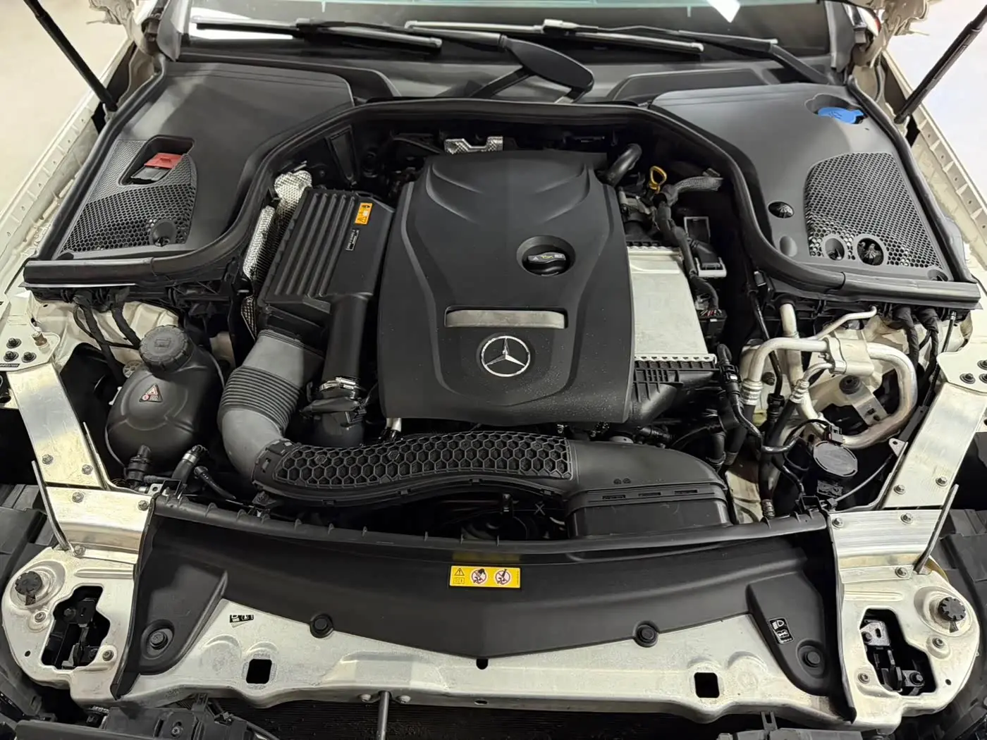 Mercedes-Benz E-Class 2018 — Фото 16/20