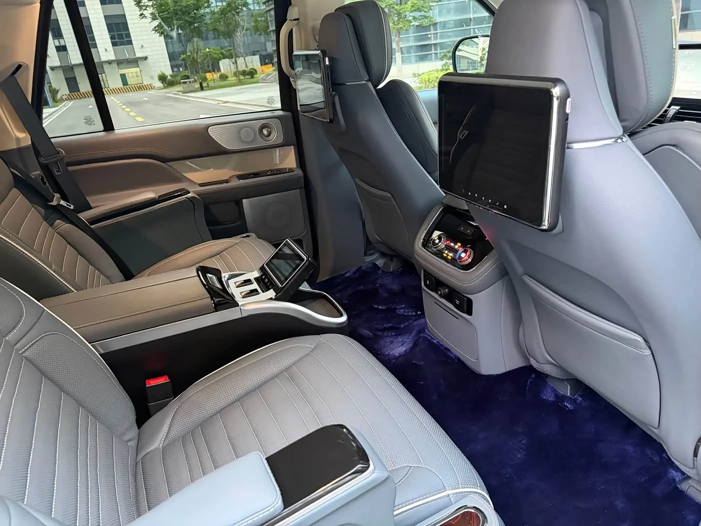 Lincoln Navigator 2019 — Фото 10/12