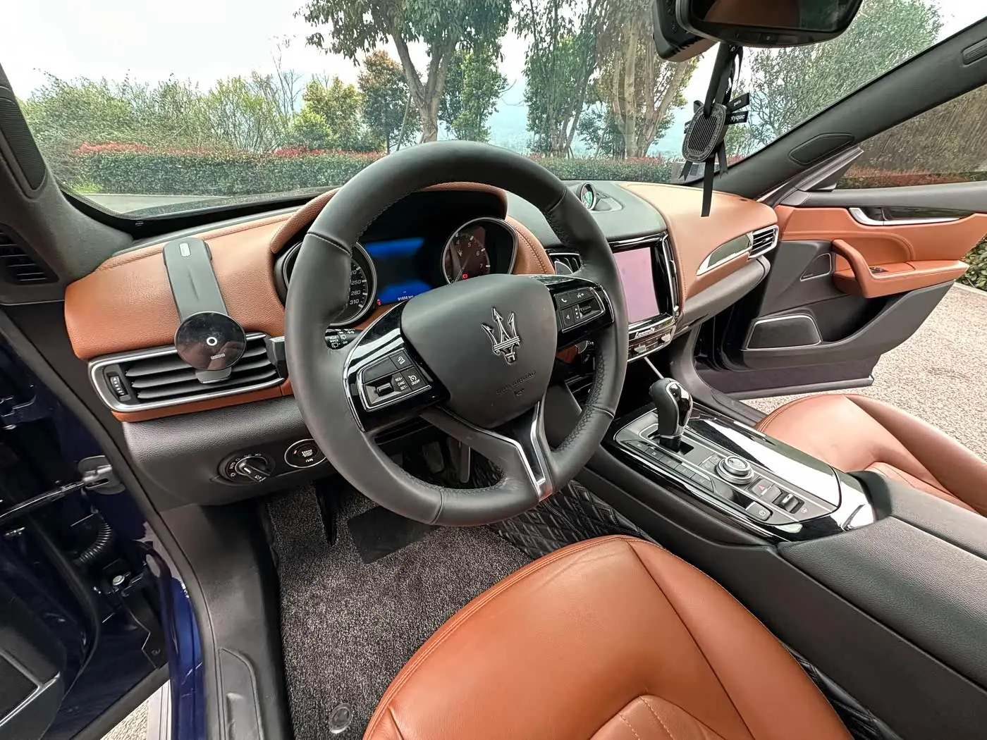 Maserati Levante 2018 — Фото 16/20