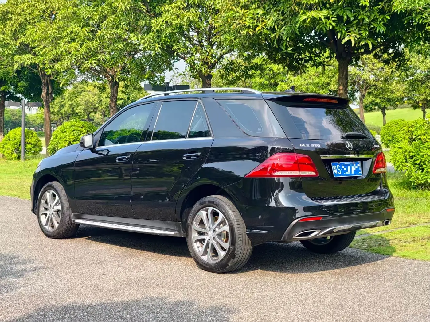 Mercedes-Benz GLE 2016 — Photo 8/10