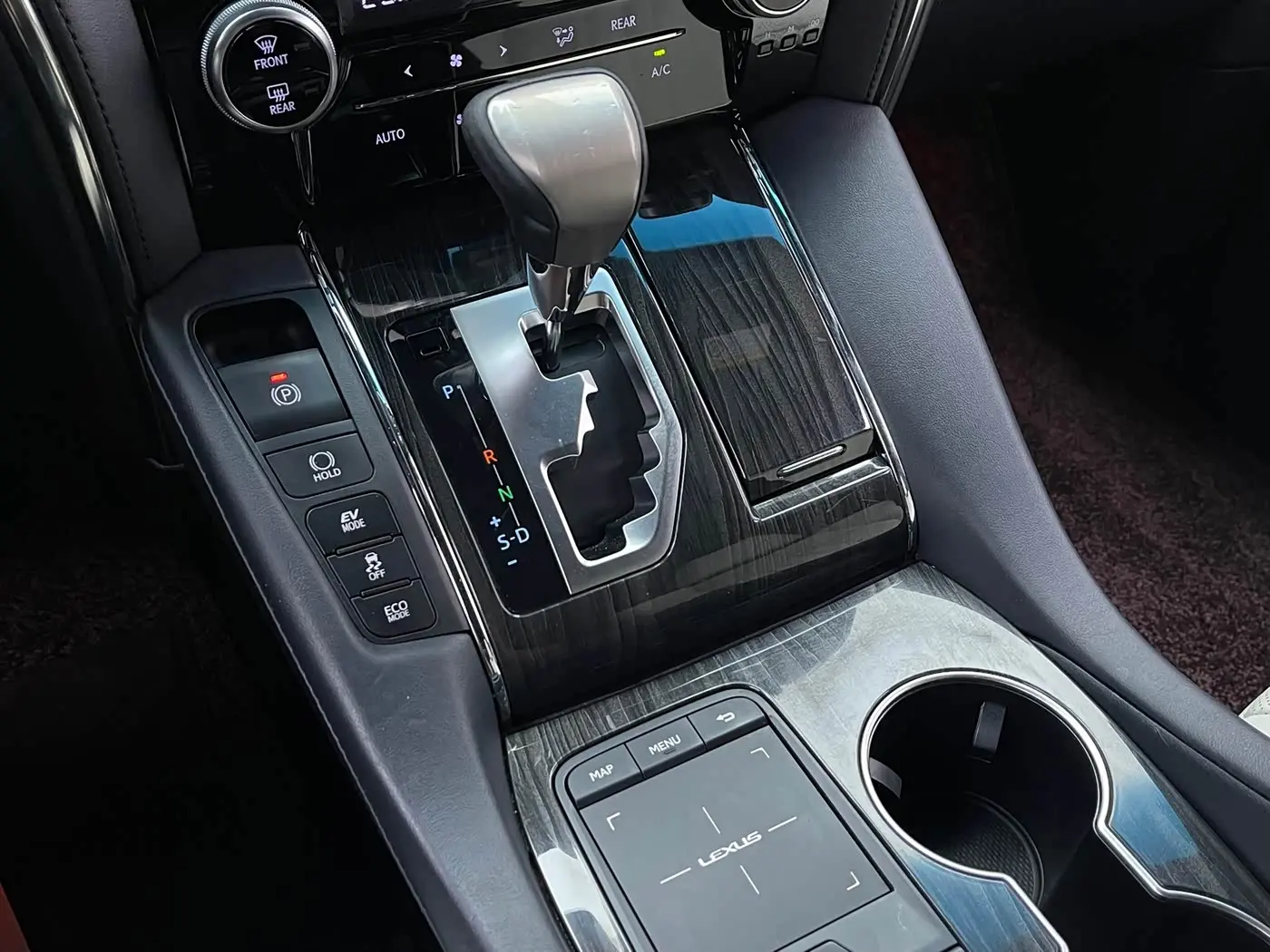 Lexus LM 2020 — Фото 13/15