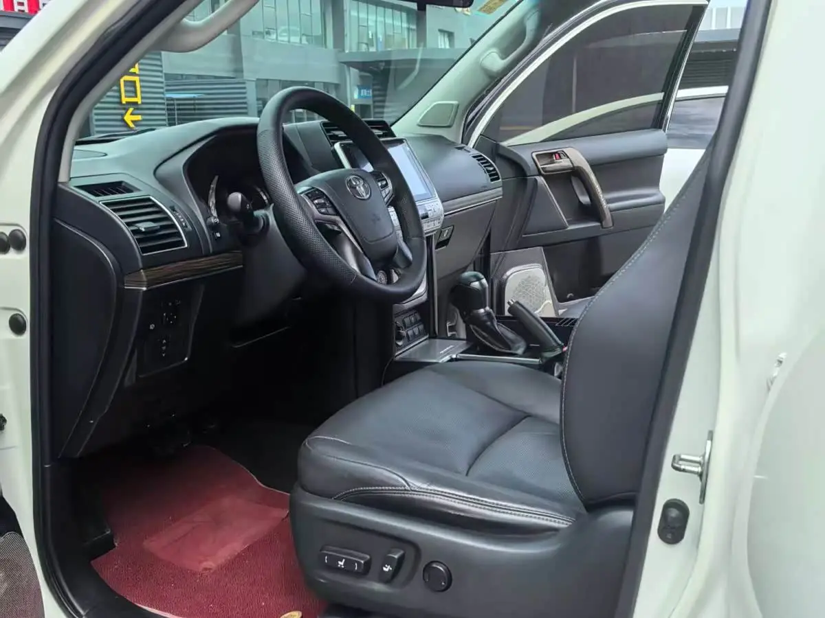 Toyota Prado 2019 — Photo 6/15