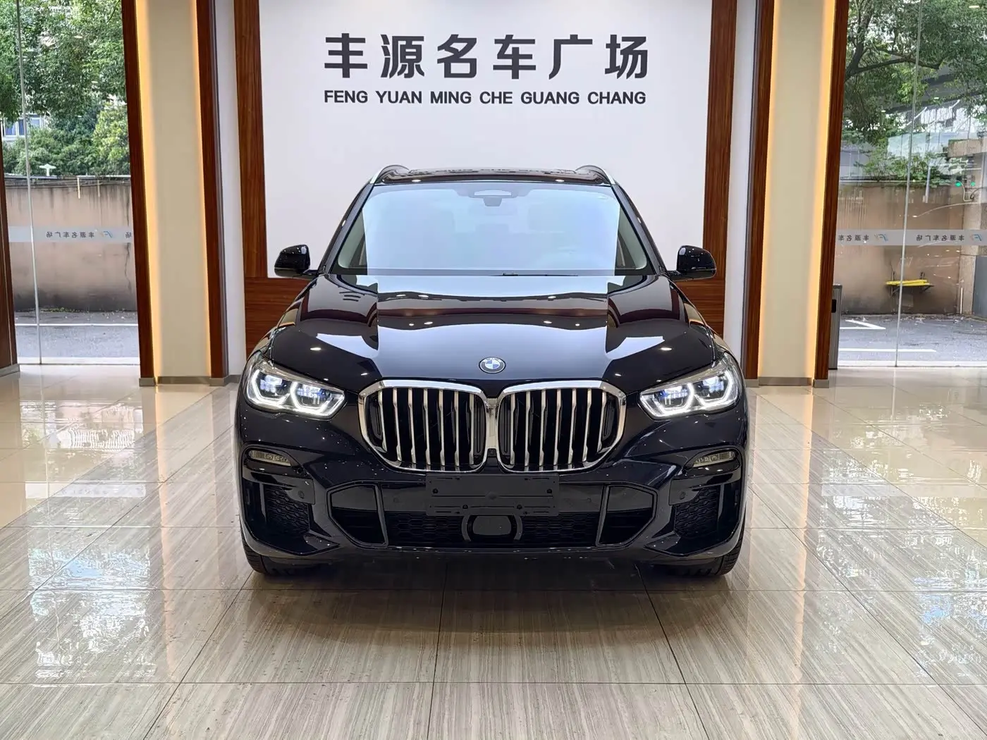 BMW X5 2021 — Фото 2/20