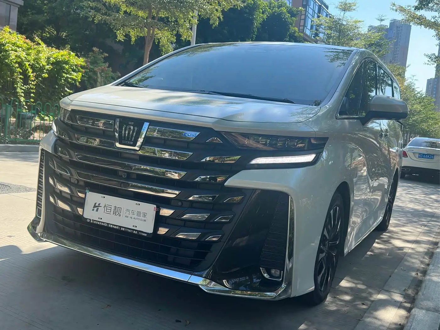 Toyota Vellfire, 2023