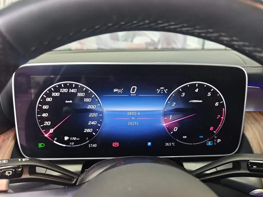 Mercedes-Benz GLC 2024 — Photo 6/12