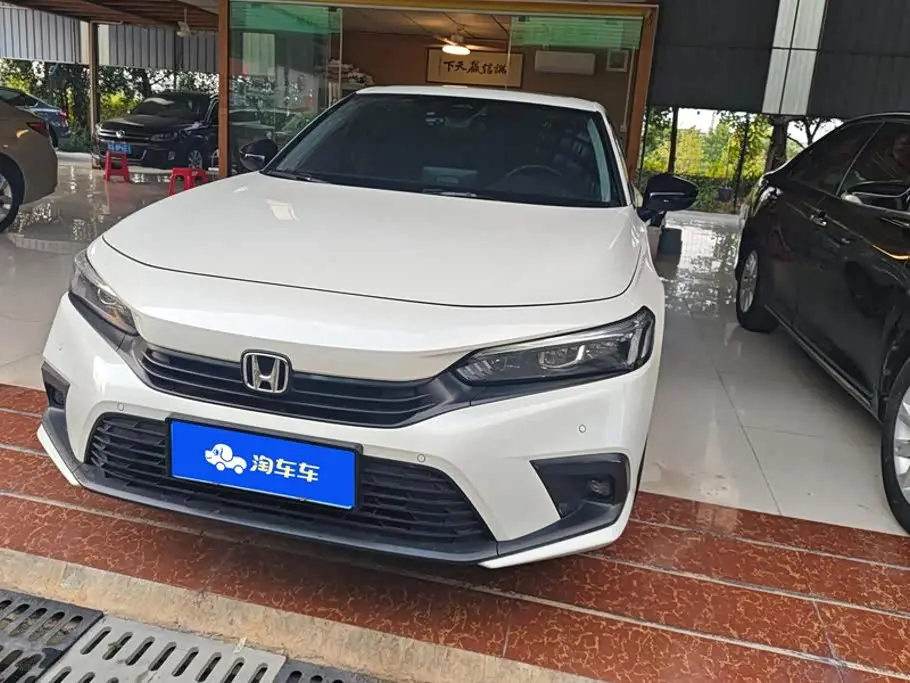 Honda Civic 2023 — Photo 1/16