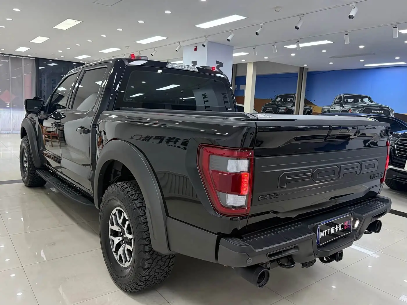 Ford F-150 Raptor 2023 — Фото 17/17