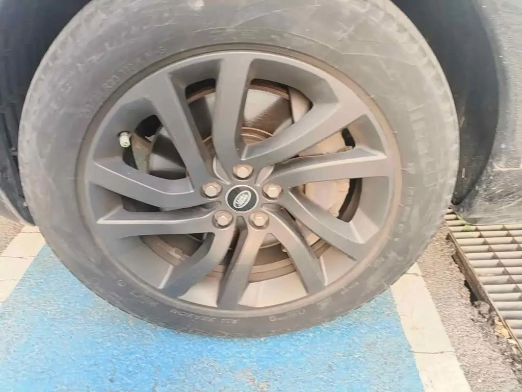 Land Rover Discovery 2021 — Photo 7/13