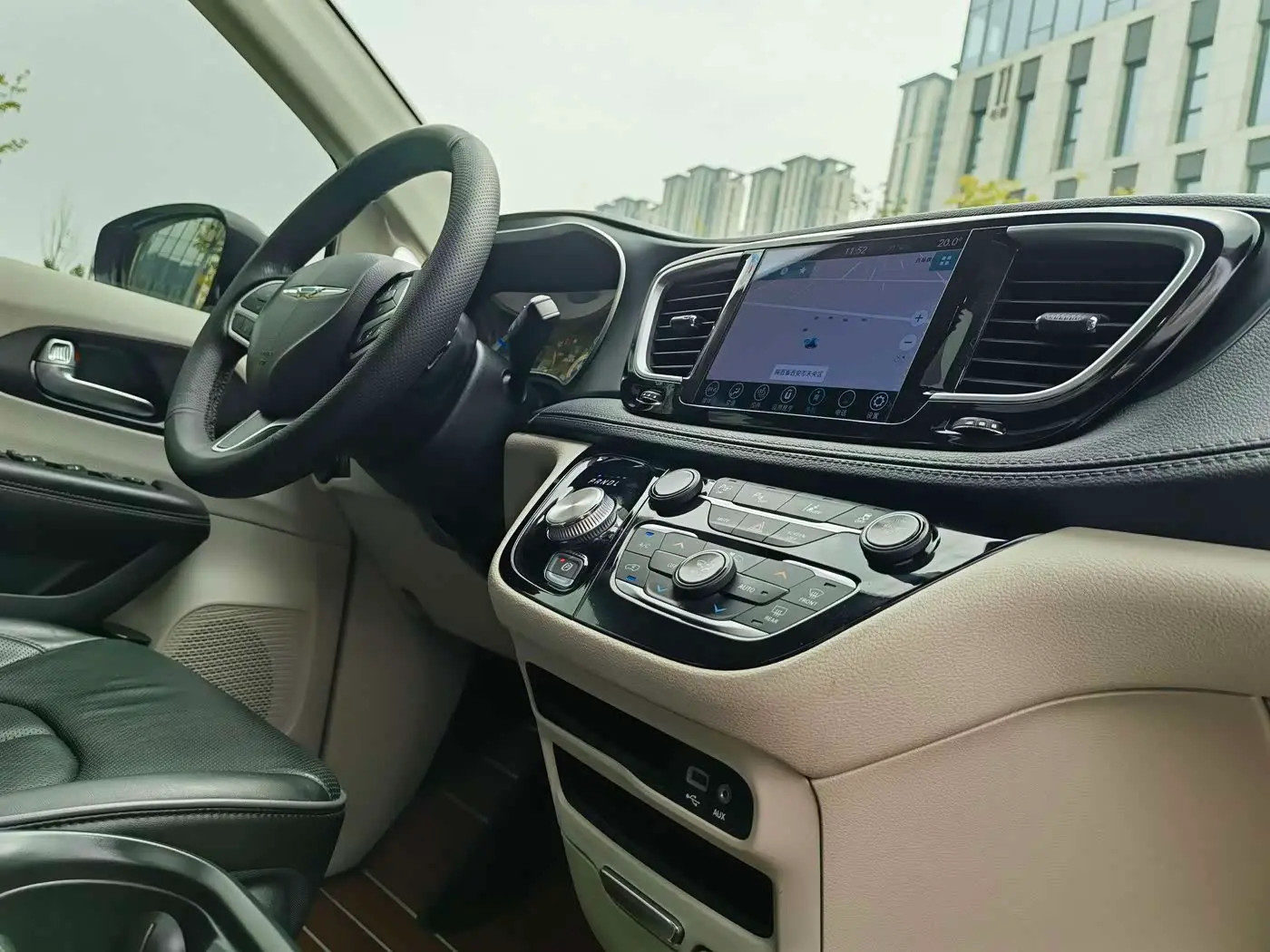 Chrysler Grand Caravan PHEV 2020 — Photo 14/19