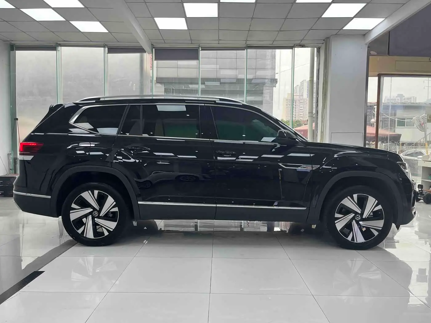 Volkswagen Teramont 2023 — Photo 10/20