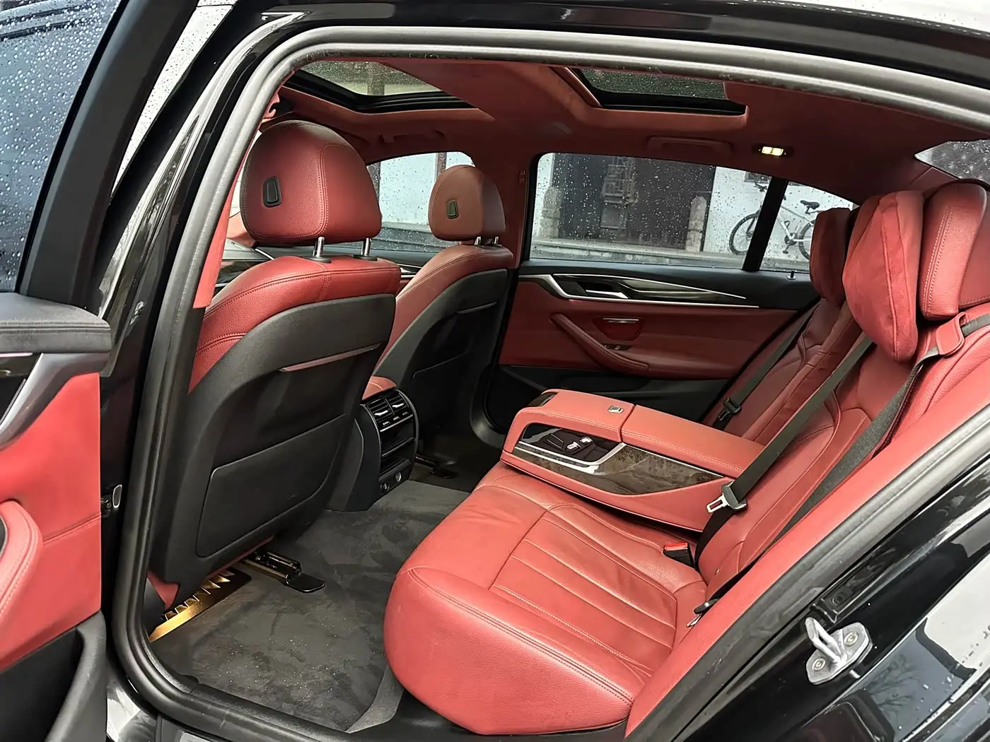 BMW 5 Series 2019 — Photo 9/15