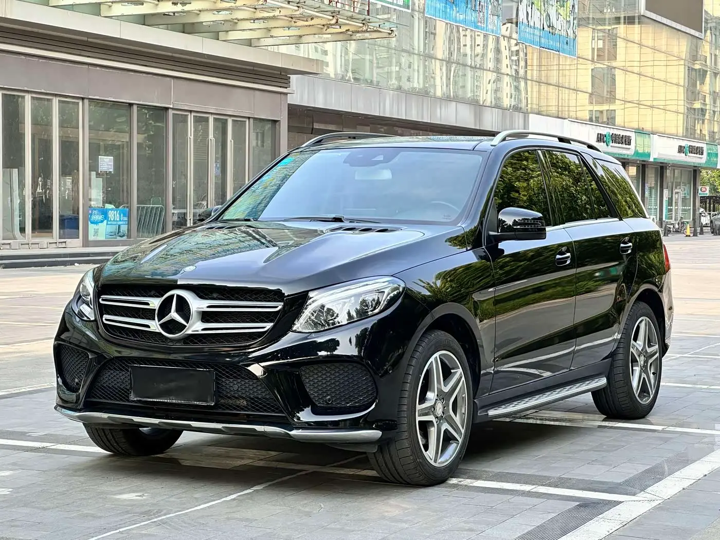 Mercedes-Benz GLE 2016 — Şəkil 1/14