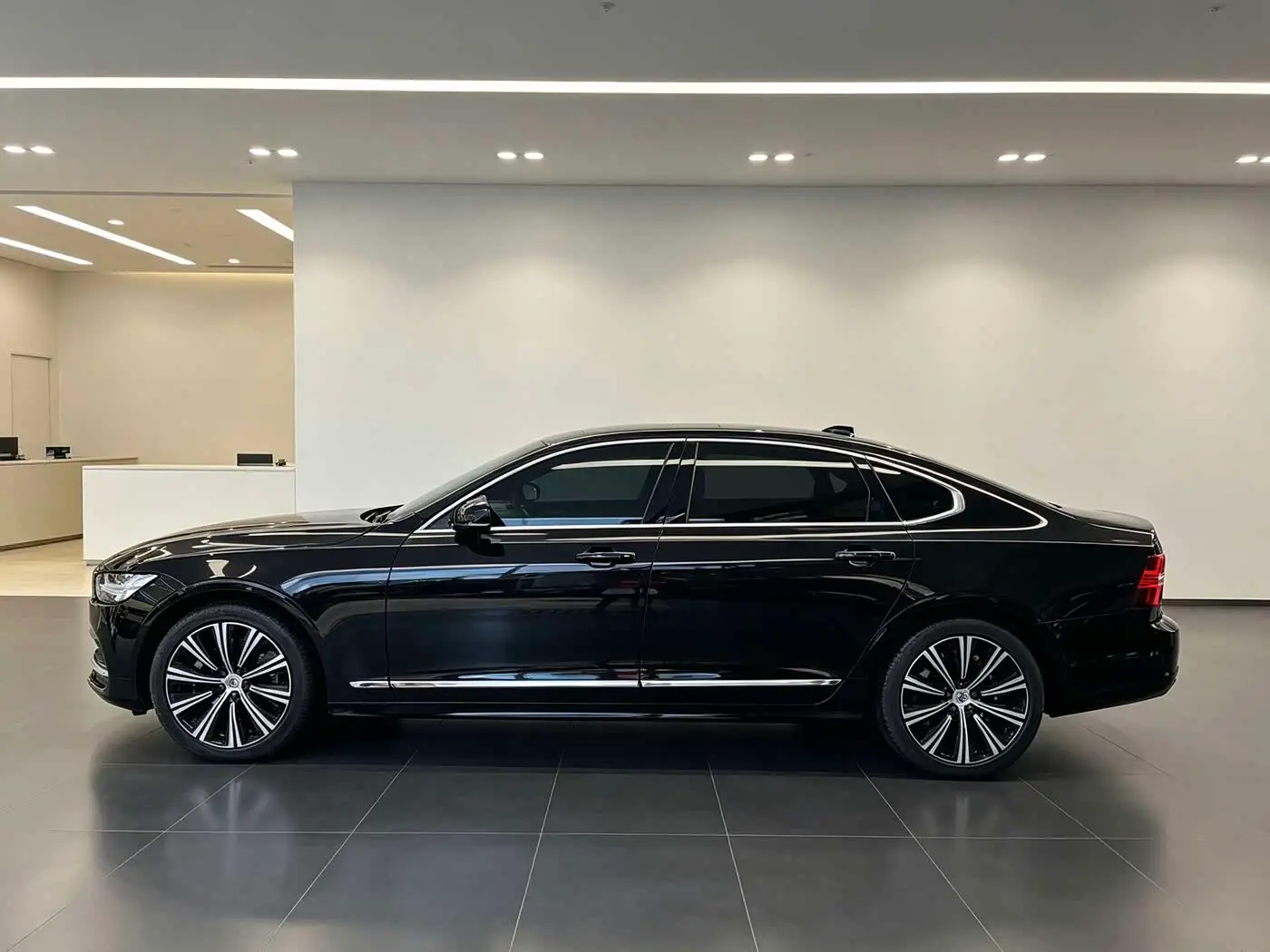 Volvo S90 2024 — Фото 7/14