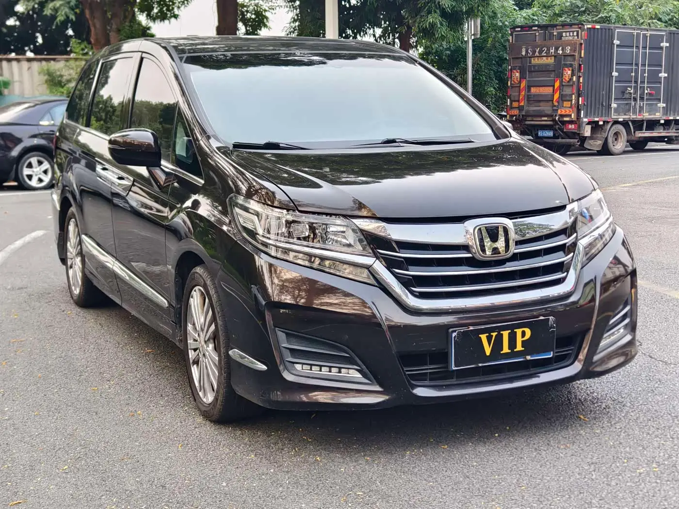 Honda Elysion 2018 — Photo 3/19