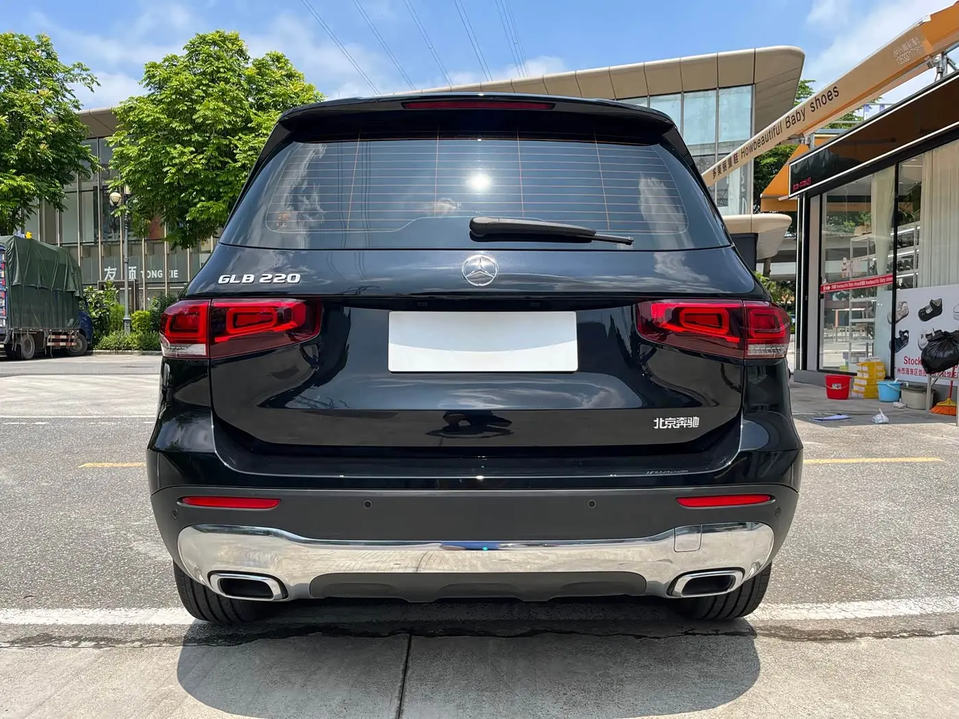 Mercedes-Benz GLB 2023 — Фото 5/20