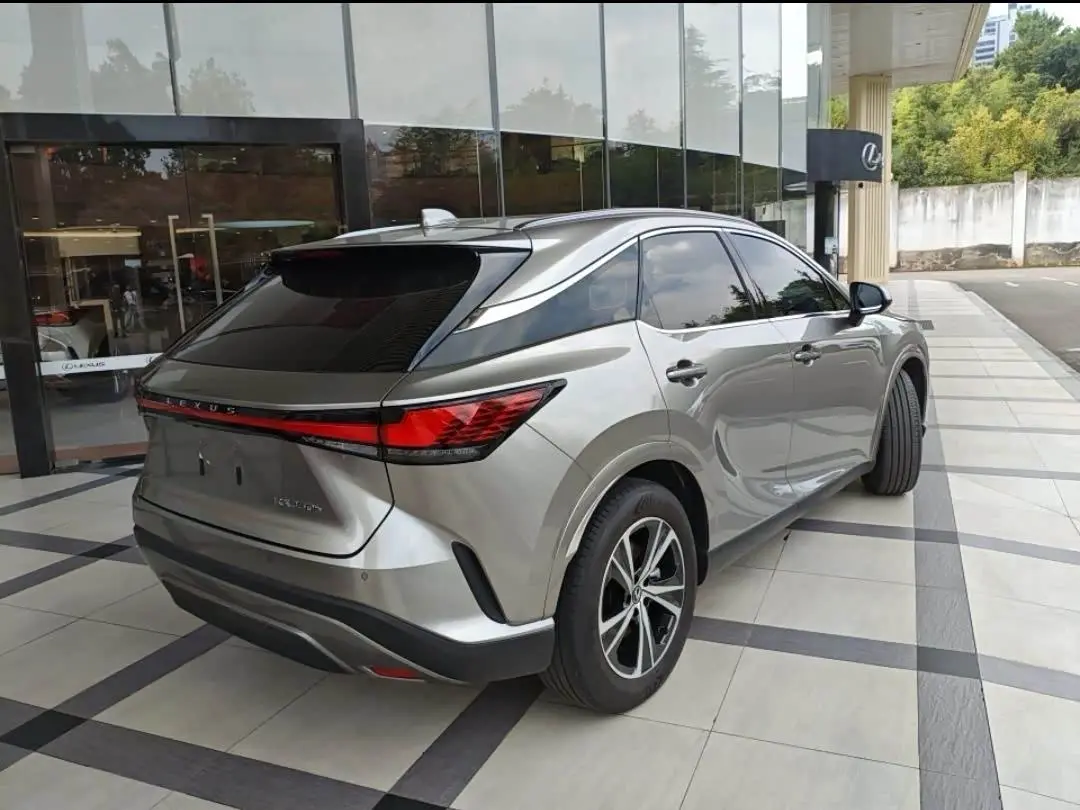 Lexus RX 2023 — Şəkil 2/6