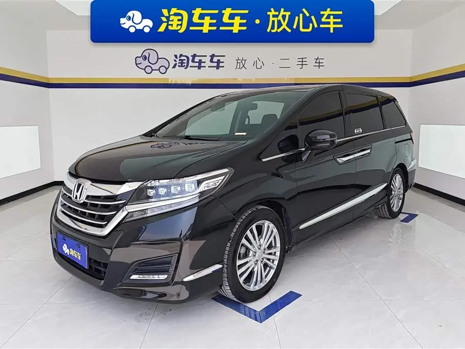 Honda Elysion 2017 — Photo 1/16