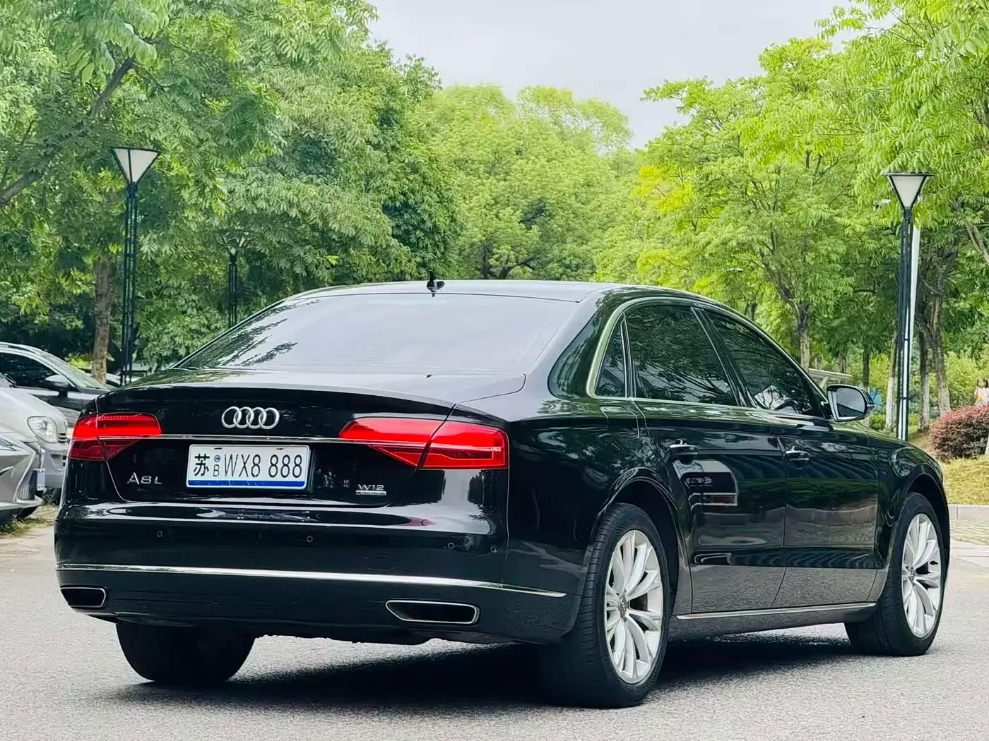 Audi A8 2015 — Фото 5/19