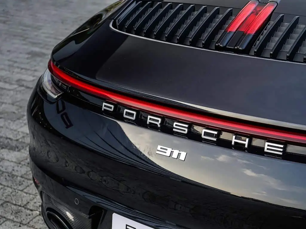 Porsche 911 2024 — Фото 13/16
