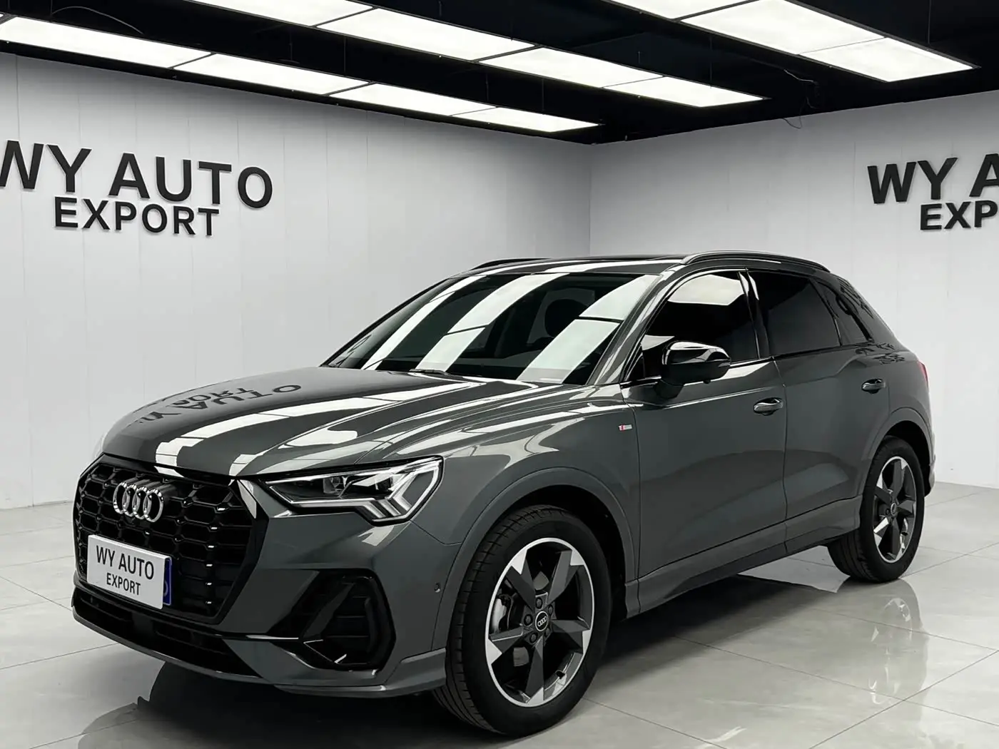 Audi Q3 2022 — Фото 1/20