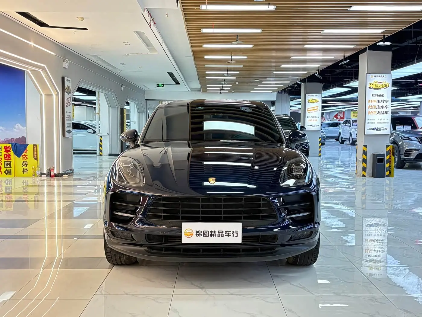 Porsche Macan 2019 — Photo 8/20
