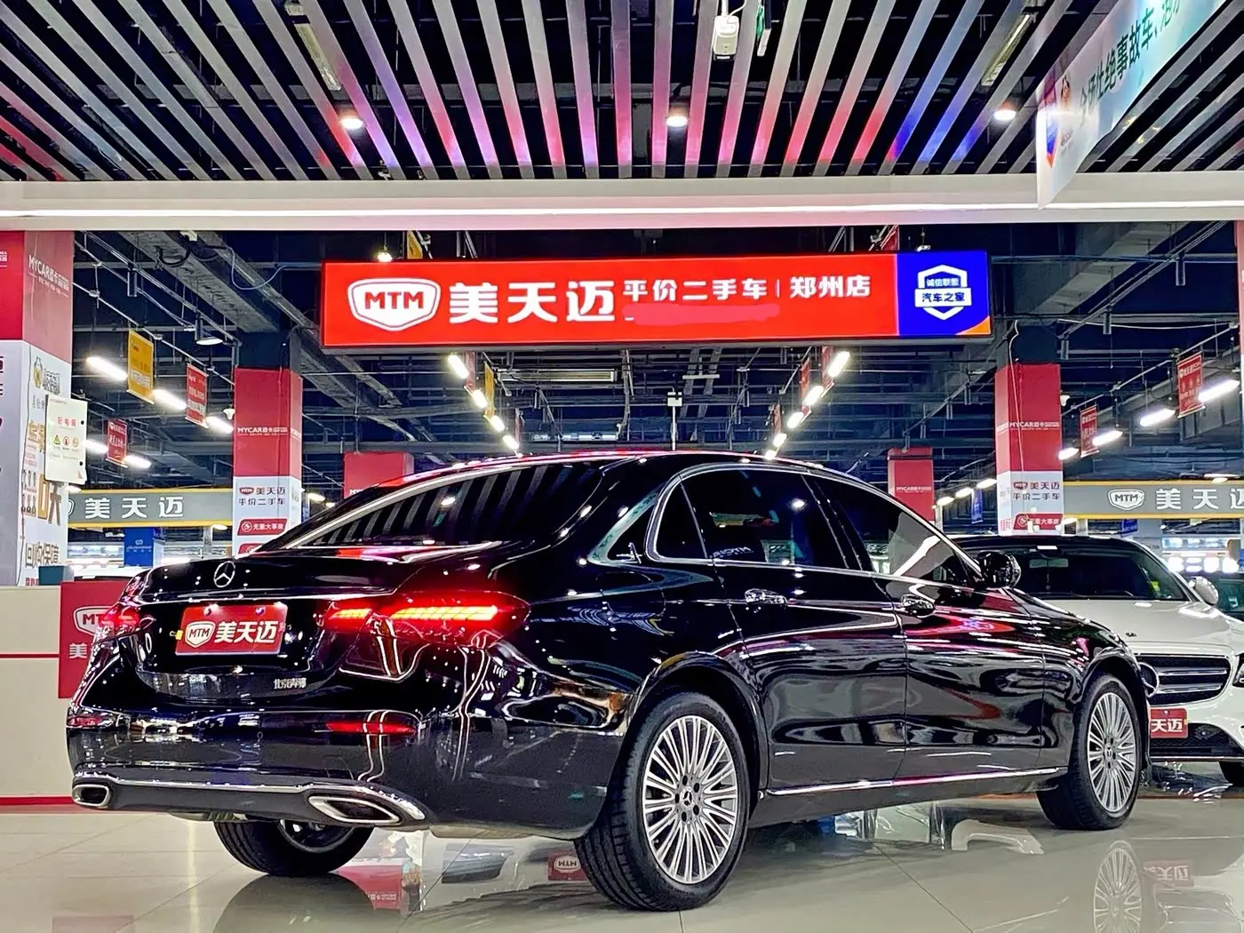 Mercedes-Benz E-Class 2022 — Photo 4/17