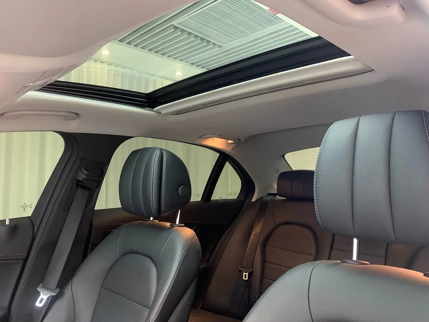 Mercedes-Benz C-Class 2020 — Photo 10/16