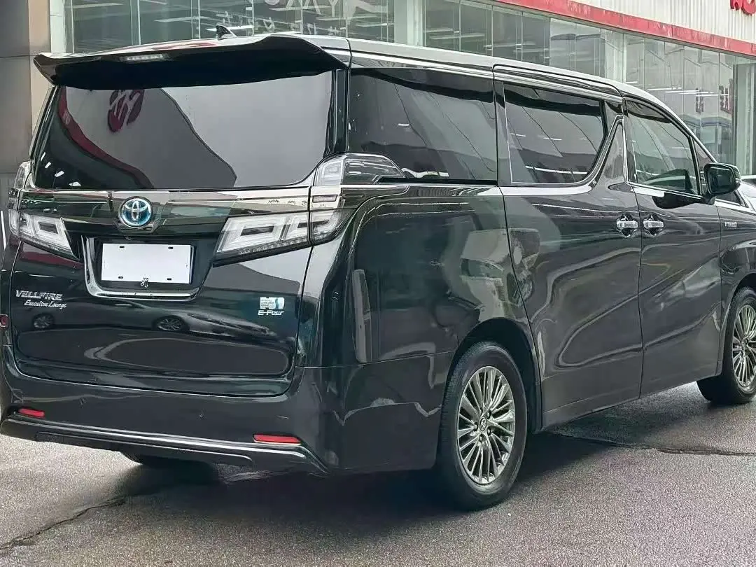 Toyota Vellfire 2021 — Photo 9/10