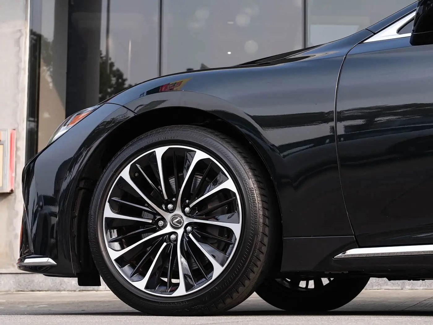 Lexus LS 2021 — Şəkil 8/20