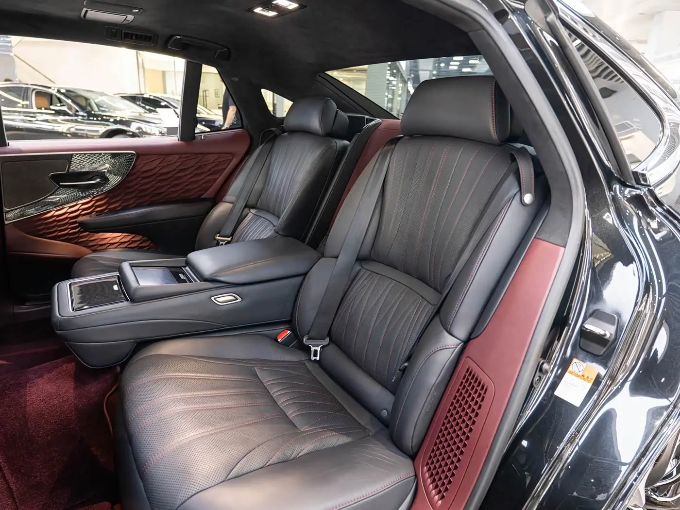 Lexus LS 2021 — Şəkil 12/20