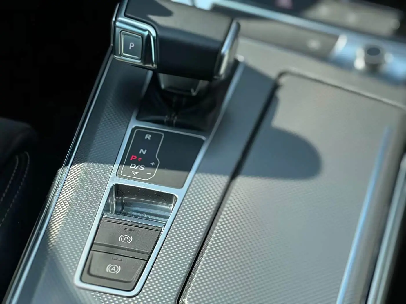 Audi A6L New Energy 2021 — Şəkil 6/10