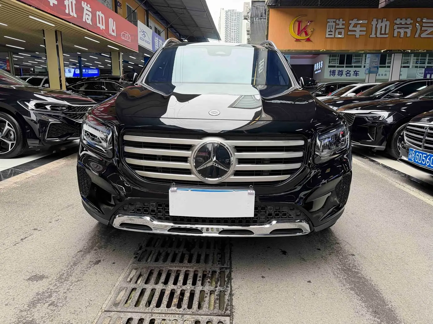 Mercedes-Benz GLB 2024 — Фото 2/20
