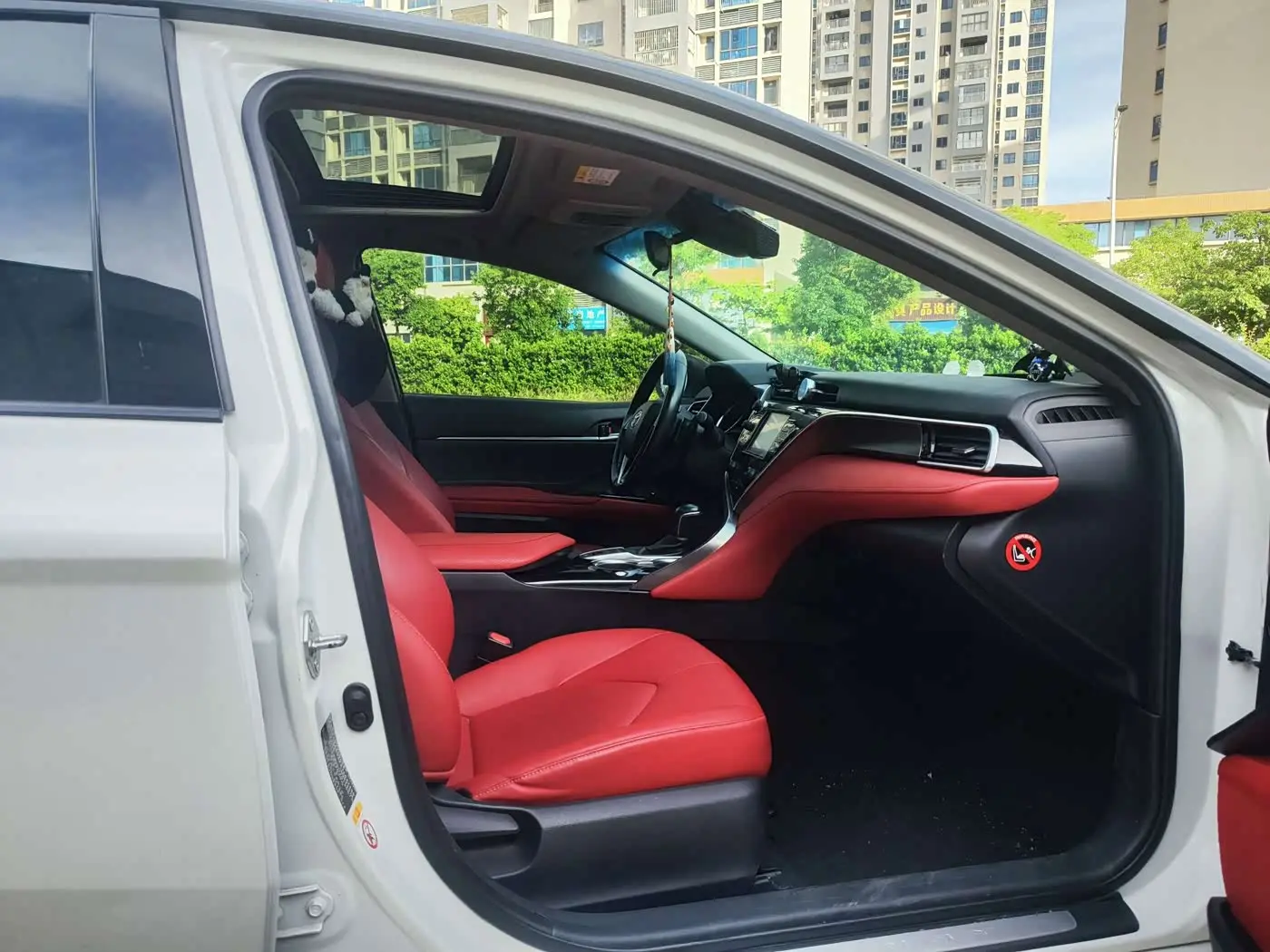 Toyota Camry 2018 — Photo 10/15