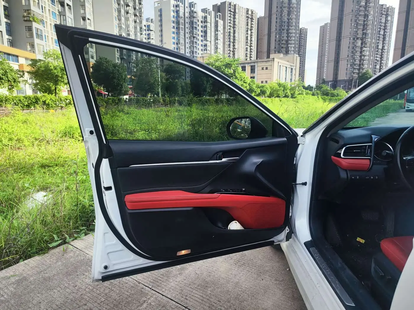 Toyota Camry 2018 — Photo 14/15