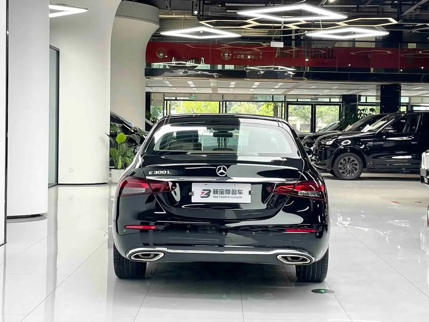 Mercedes-Benz E-Class 2023 — Photo 19/20