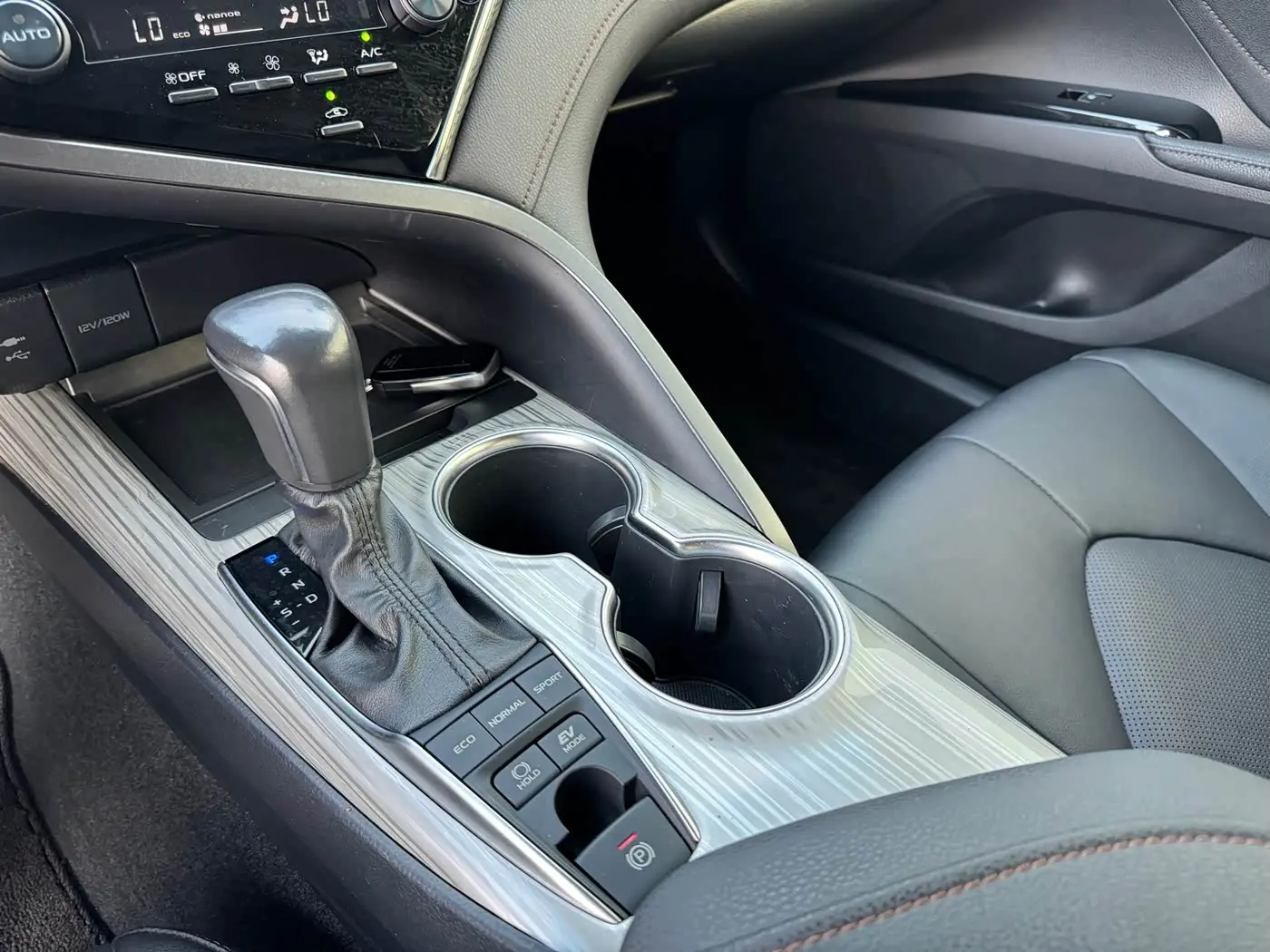 Toyota Camry 2020 — Фото 6/15