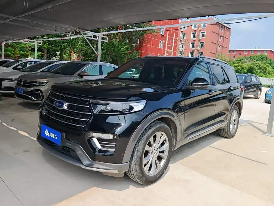 Ford Explorer 2021 — Photo 1/16