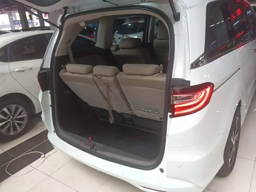 Honda Odyssey 2018 — Фото 19/20