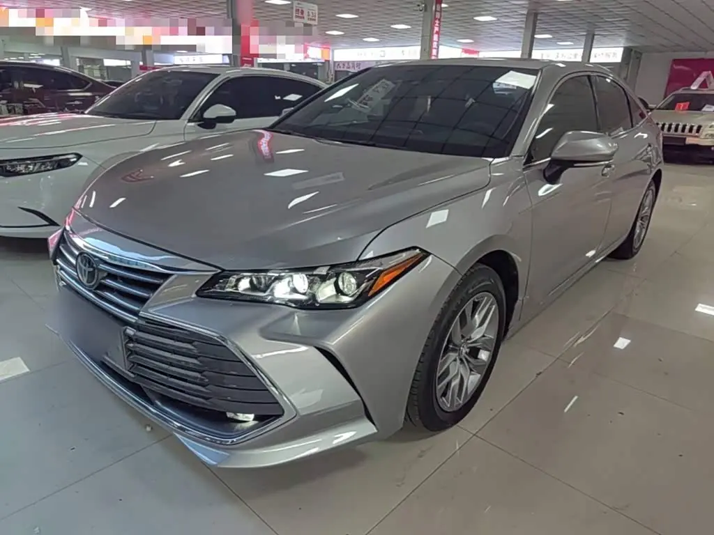 Toyota Avalon 2019 — Photo 1/20