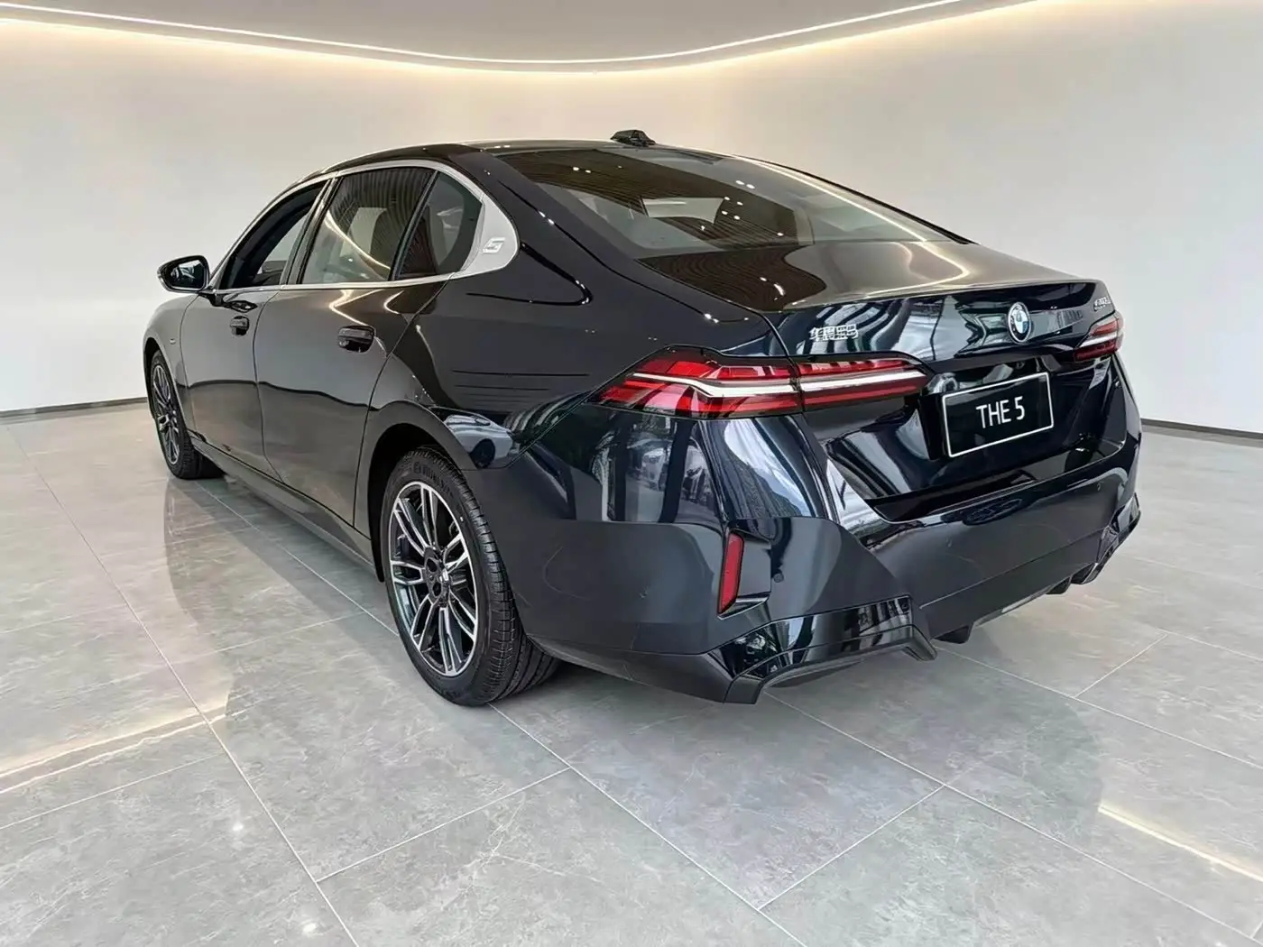 BMW 5 Series 2026 — Photo 18/18