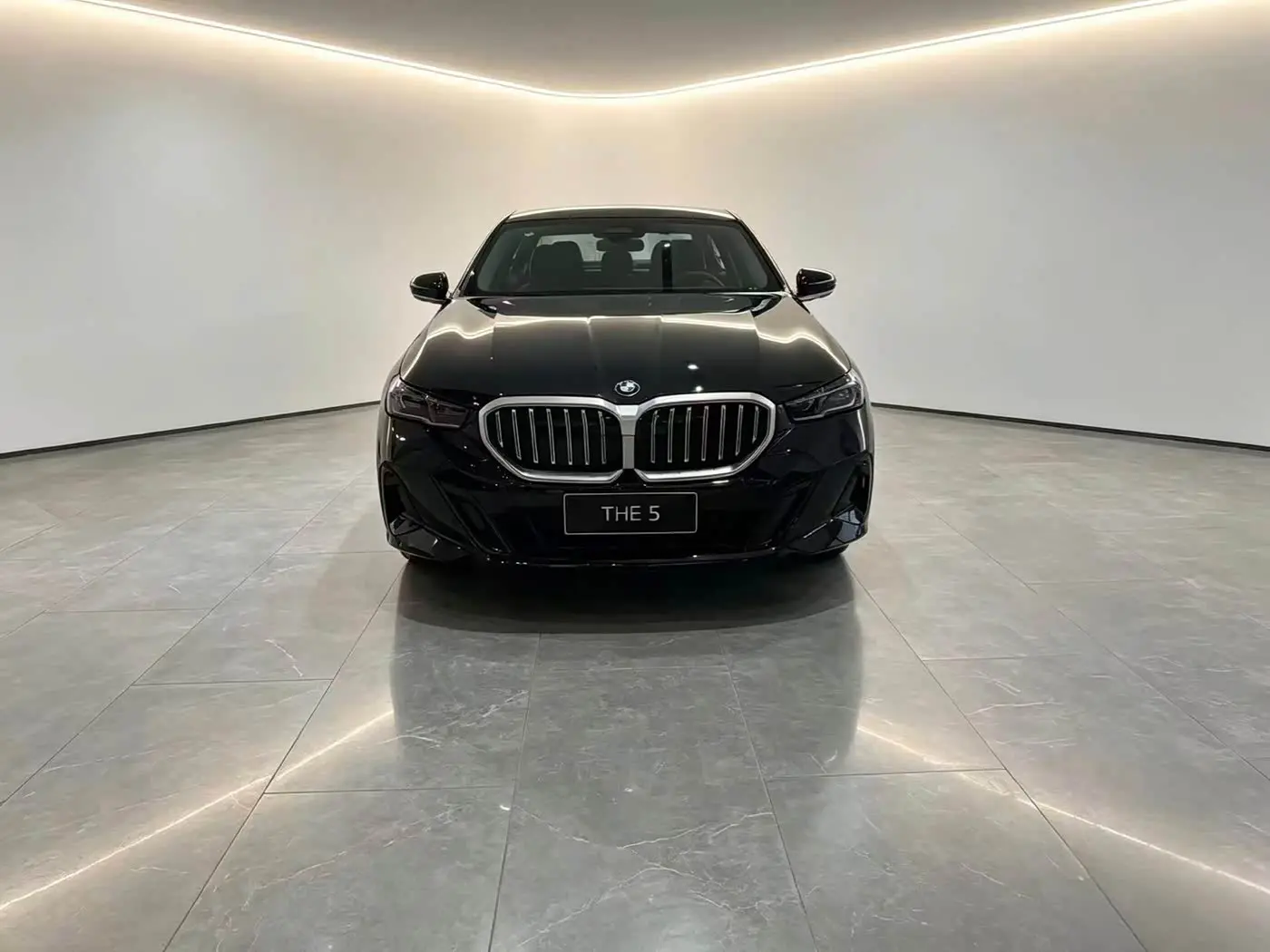 BMW 5 Series 2026 — Photo 2/18