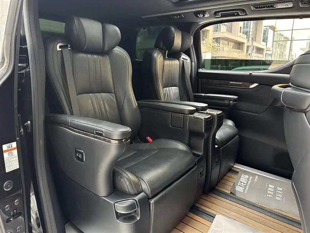 Toyota Vellfire 2021 — Photo 16/20