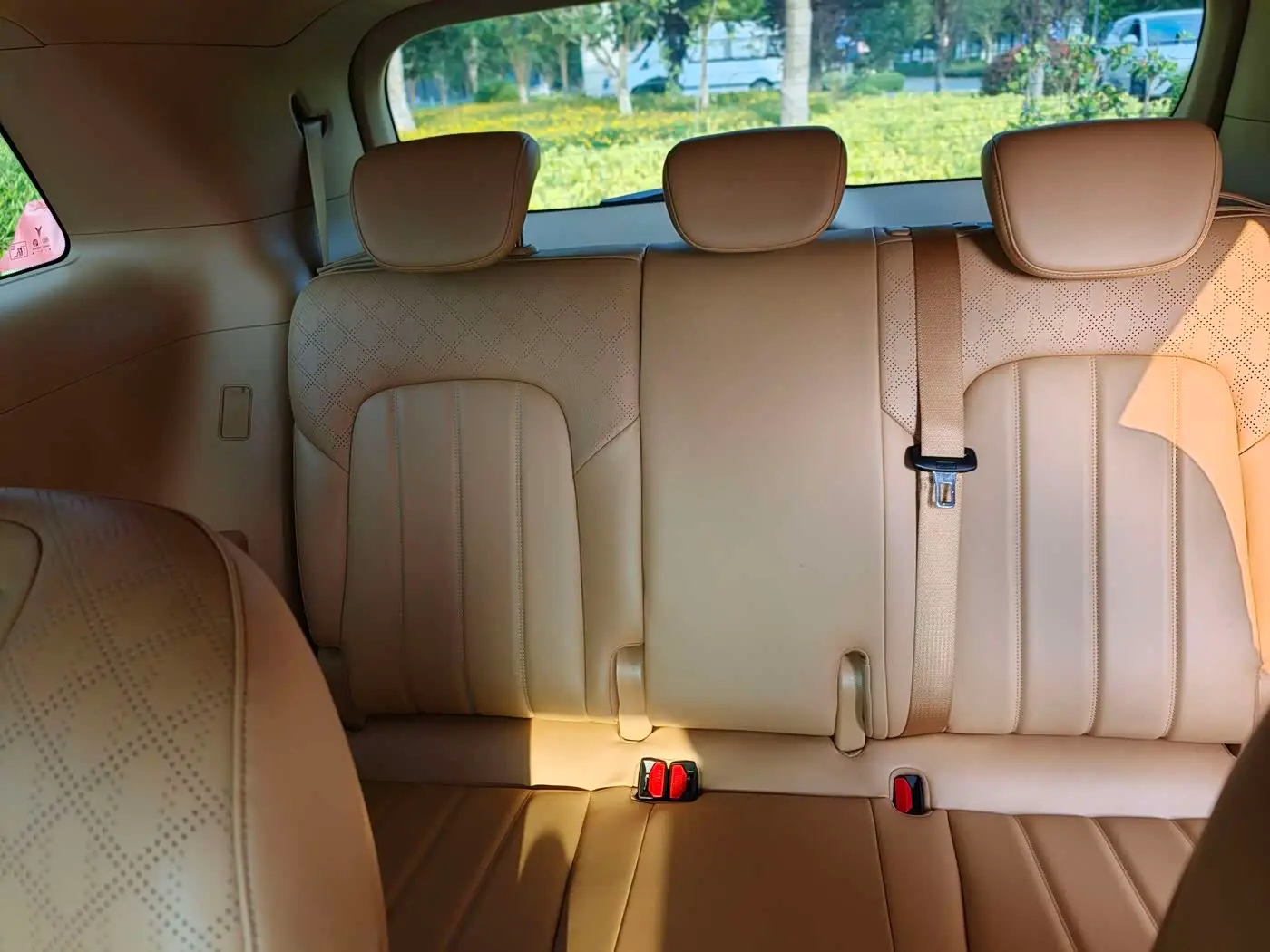 Voyah Auto Voyah Dreamer 2022 — Photo 10/20