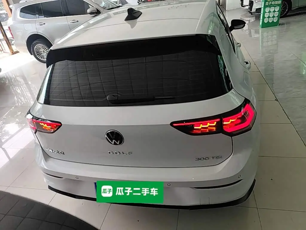 Volkswagen Golf 2024 — Photo 6/20