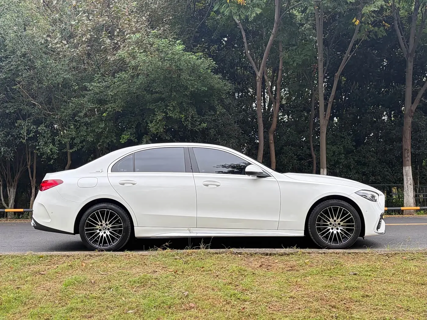 Mercedes-Benz C-Class 2024 — Фото 4/18
