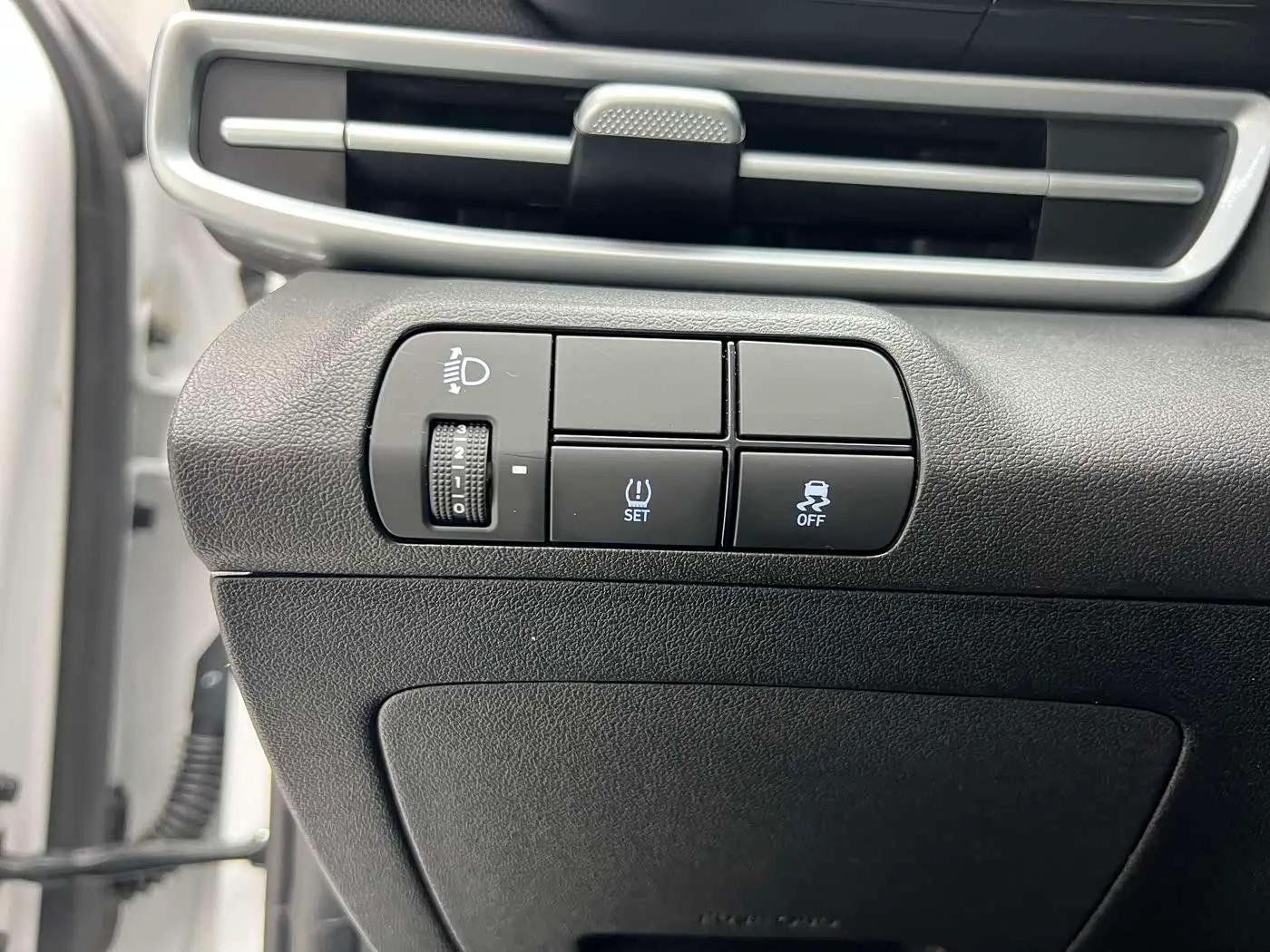 Hyundai Elantra 2024 — Фото 9/15