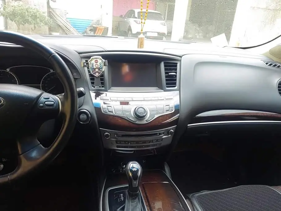 Infiniti QX60 2019 — Photo 13/16
