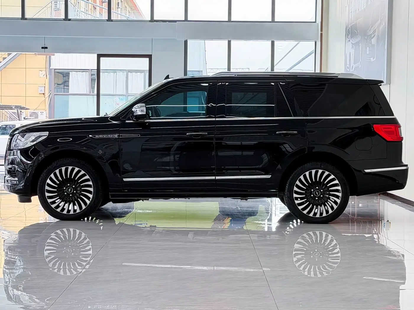 Lincoln Navigator 2022 — Фото 5/20