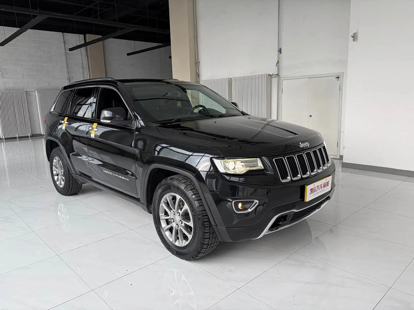 Jeep Grand Cherokee 2017 — Фото 3/10